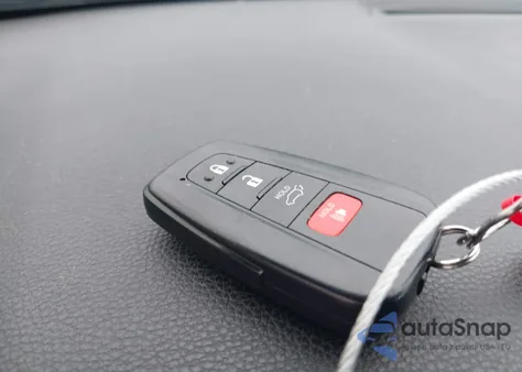 2020 Toyota Rav4 Xle Premium z USA, uszkodzony, nr VIN 2T3C1RFV4LC067431